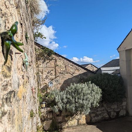 Appartement Des Hirondelles , Au Pied Du Chateau 시농 외부 사진